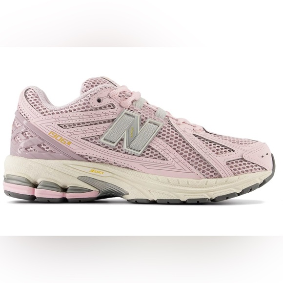 New Balance Shoes - New Balance 1906R “Rose Sugar Ice Wine” Size 6.5Y (Women’s ~8) Pink